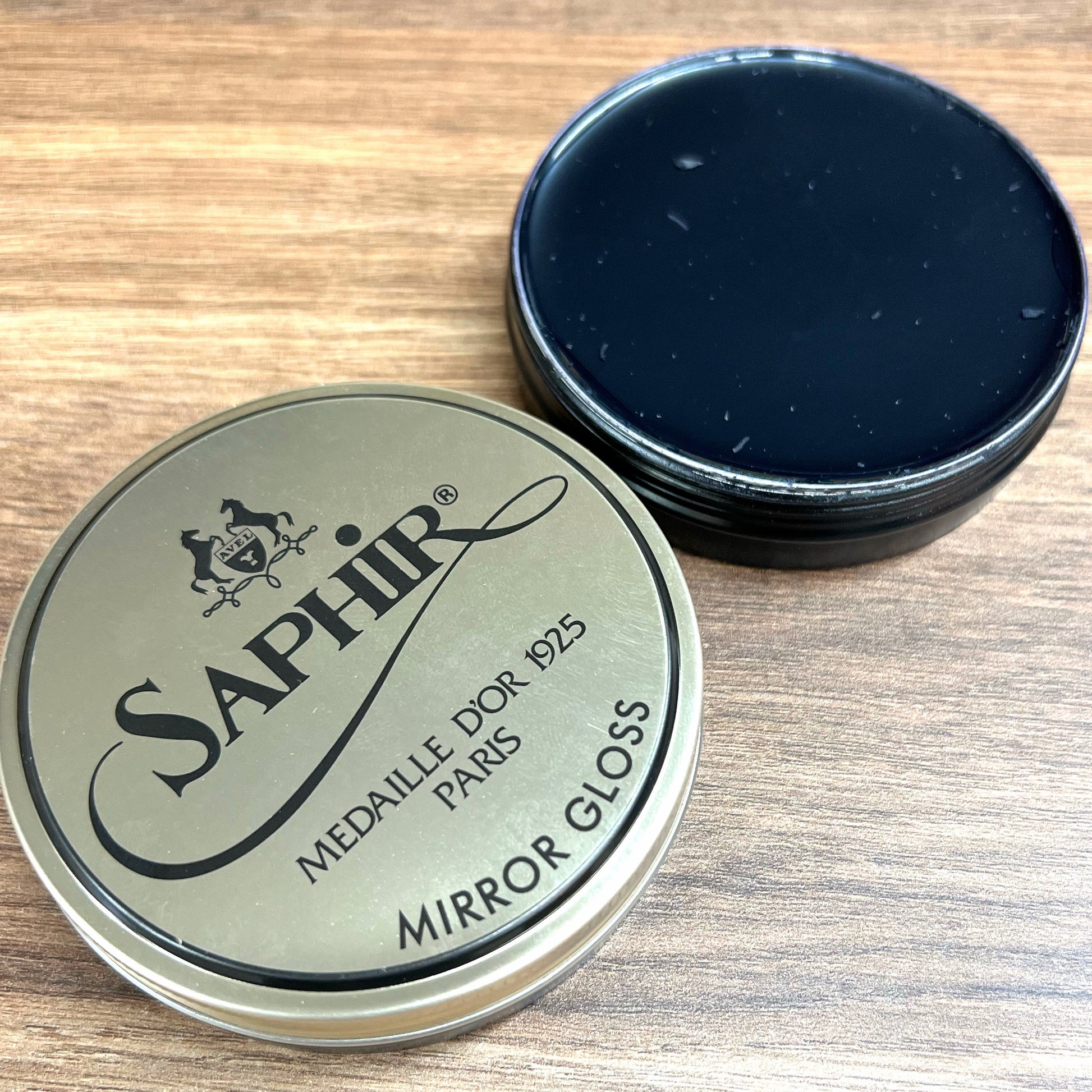 saphir medaille d'or mirror gloss wax black