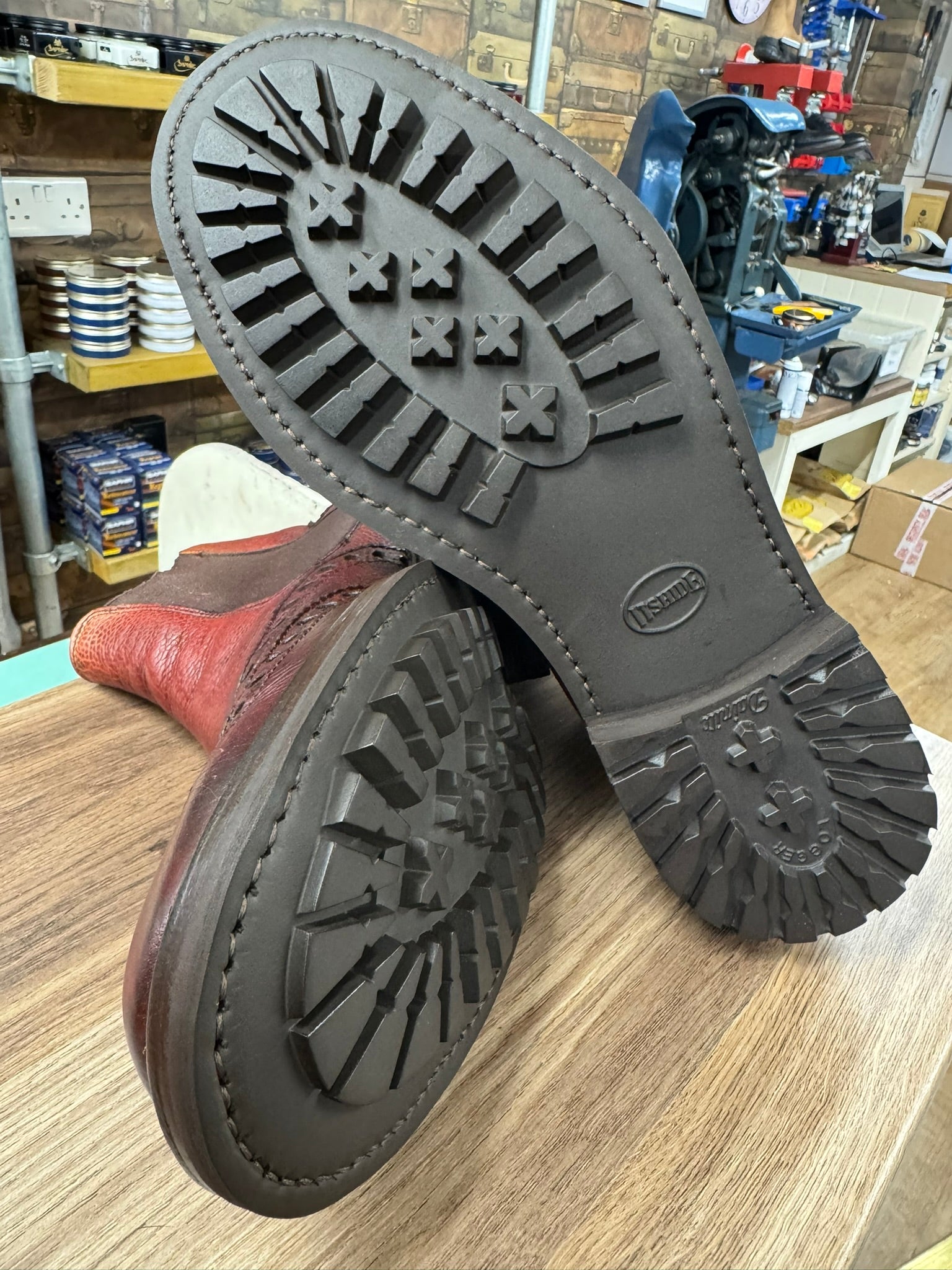 commando-sole-and-heel-repair-tring