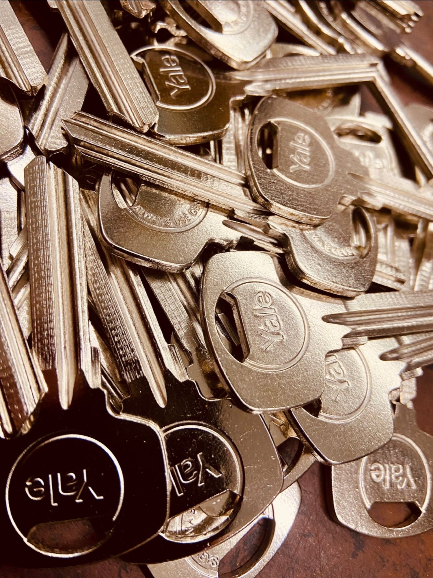 cylinder-household-keys-cut-in-tring